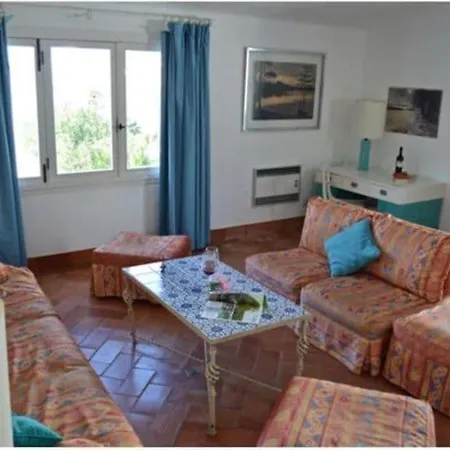 Townhouse With Terrace Within A Complex, Casa de Férias *