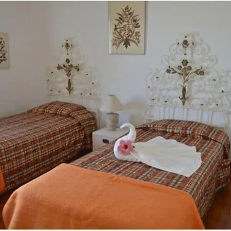 Townhouse With Terrace Within A Complex, بيت للعطل ألفور
